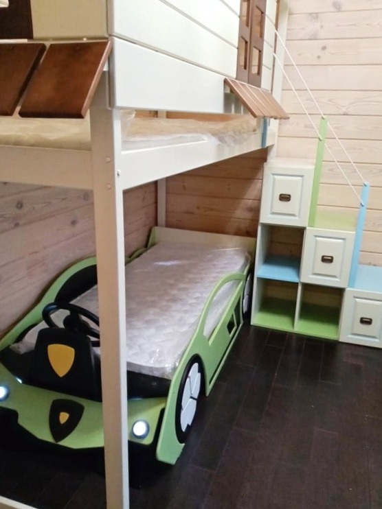 детская кровать чердак с кроватью автомобилем из дерева на заказ